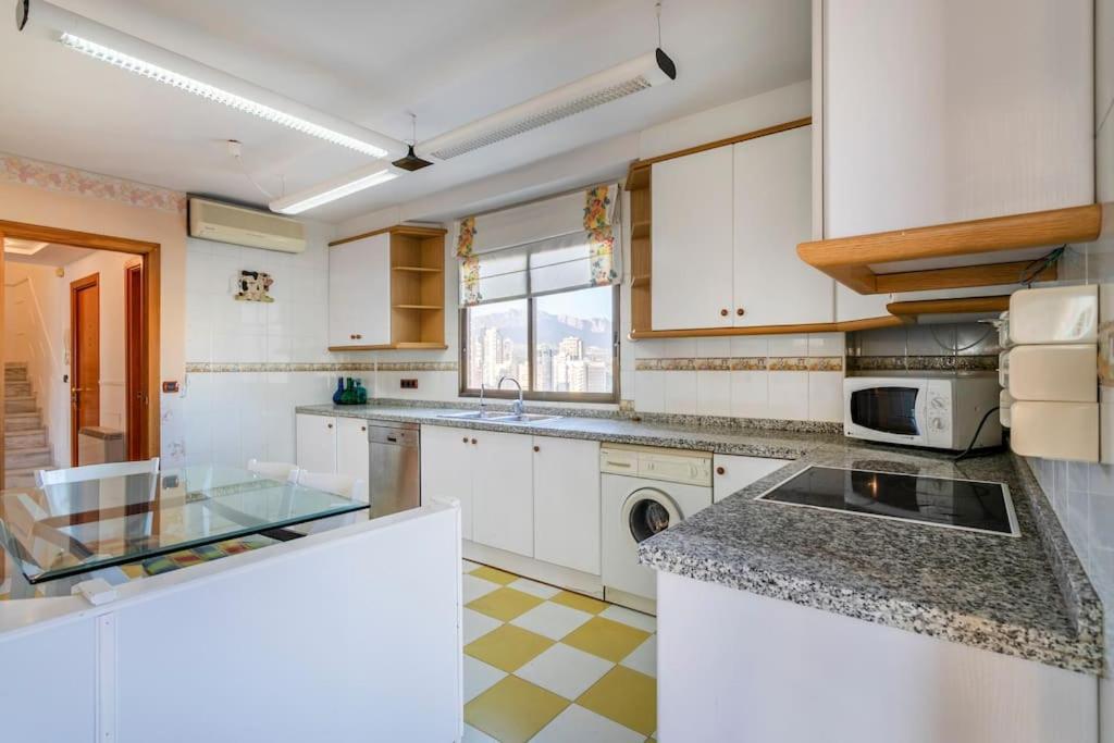 Atico Con Gran Terraza Apartment Бенидорм Екстериор снимка